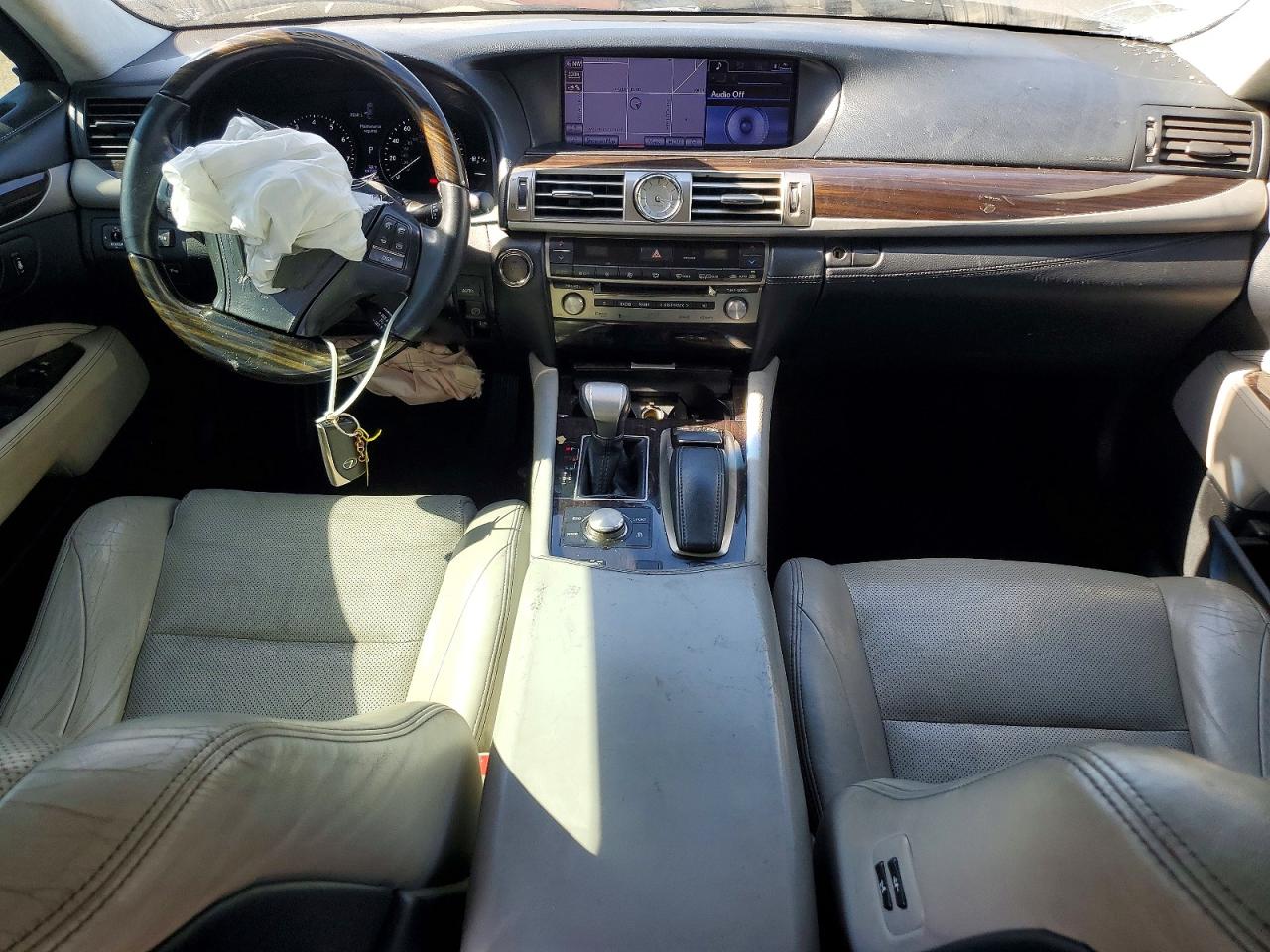 2013 LEXUS LS 460L photo 8
