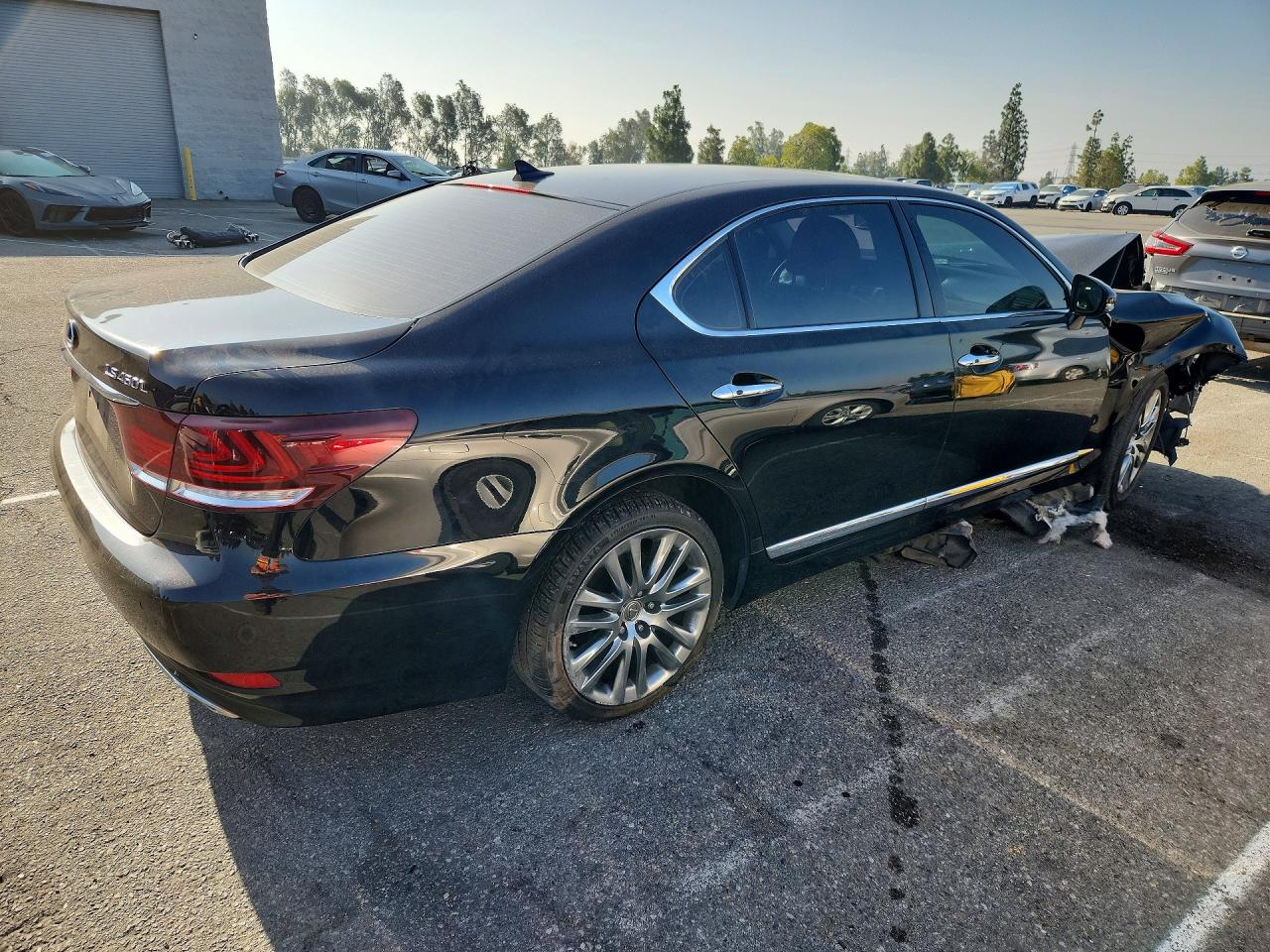 2013 LEXUS LS 460L photo 3