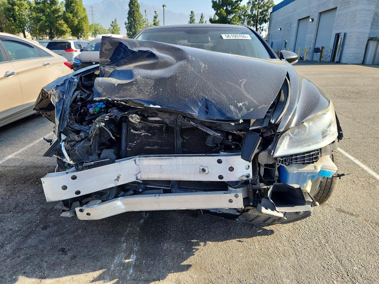 2013 LEXUS LS 460L photo 5