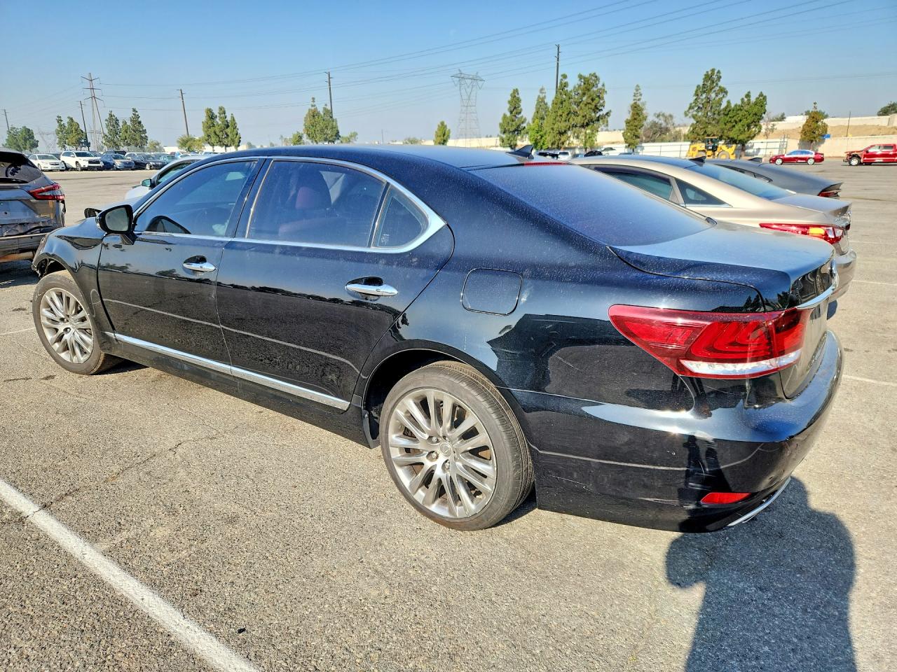 2013 LEXUS LS 460L photo 2