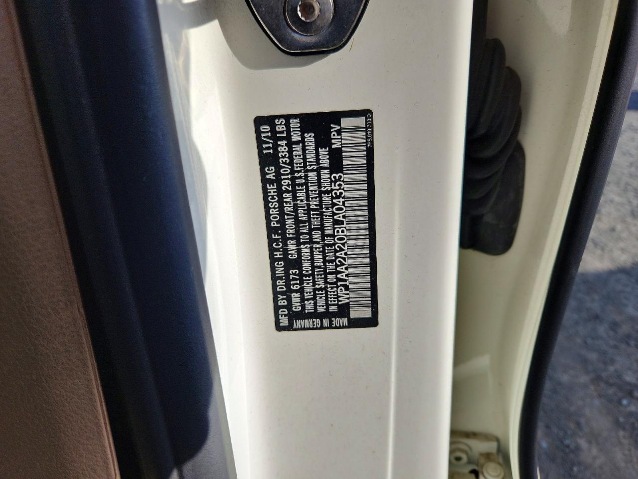 2011 PORSCHE CAYENNE photo 37