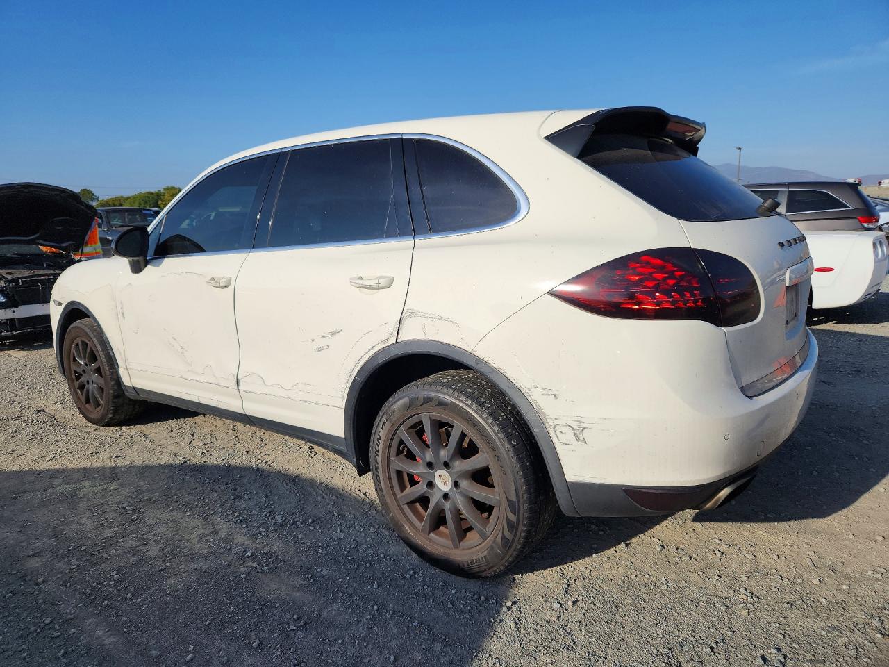 2011 PORSCHE CAYENNE photo 4