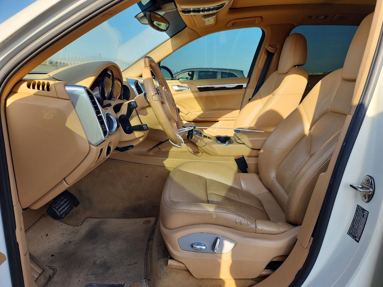 2011 PORSCHE CAYENNE photo 19