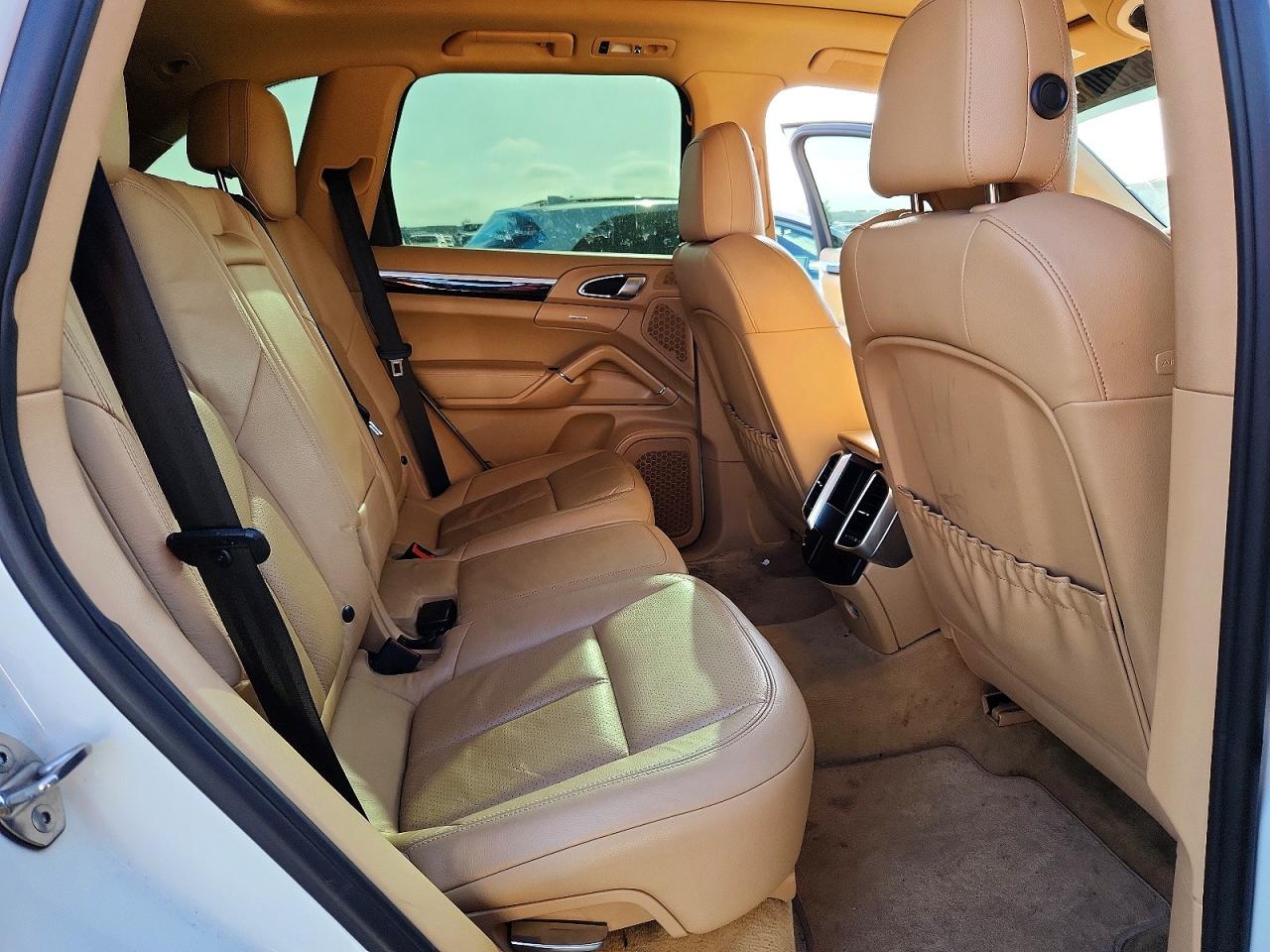 2011 PORSCHE CAYENNE photo 31