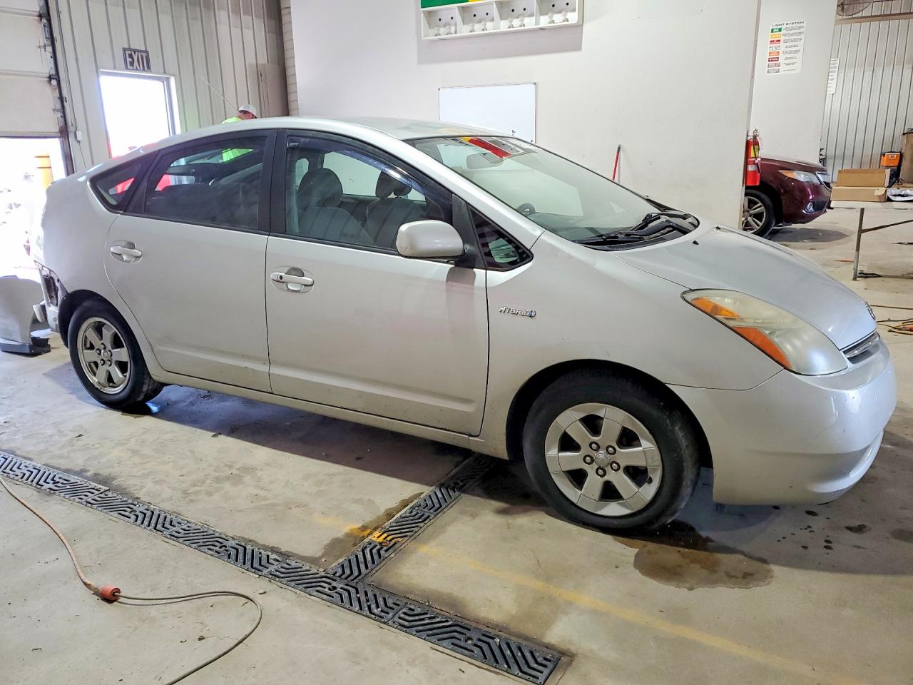 2007 TOYOTA PRIUS BASE photo 7