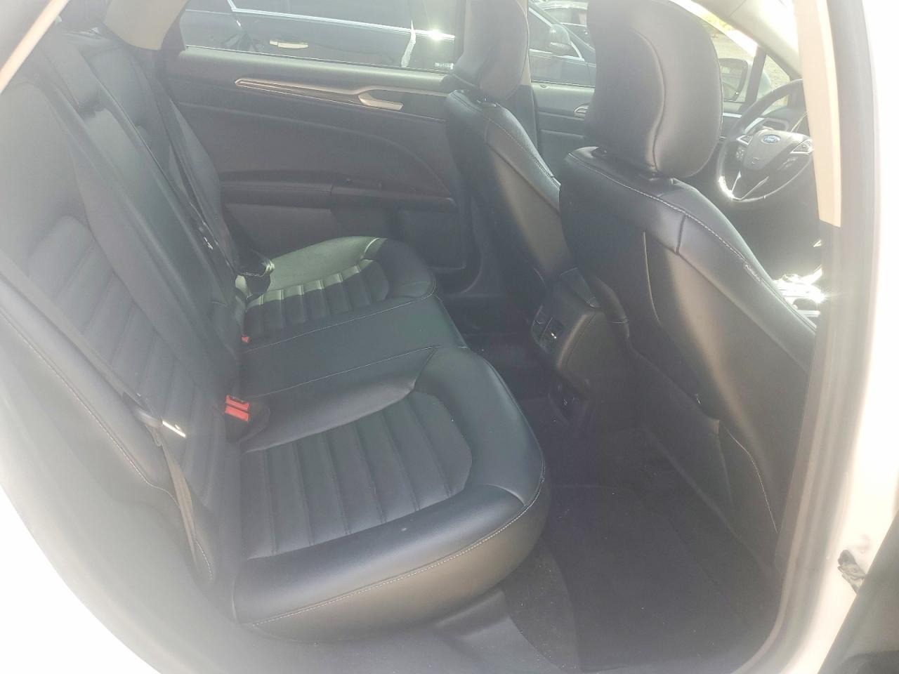 2017 FORD FUSION SE HYBRID photo 19