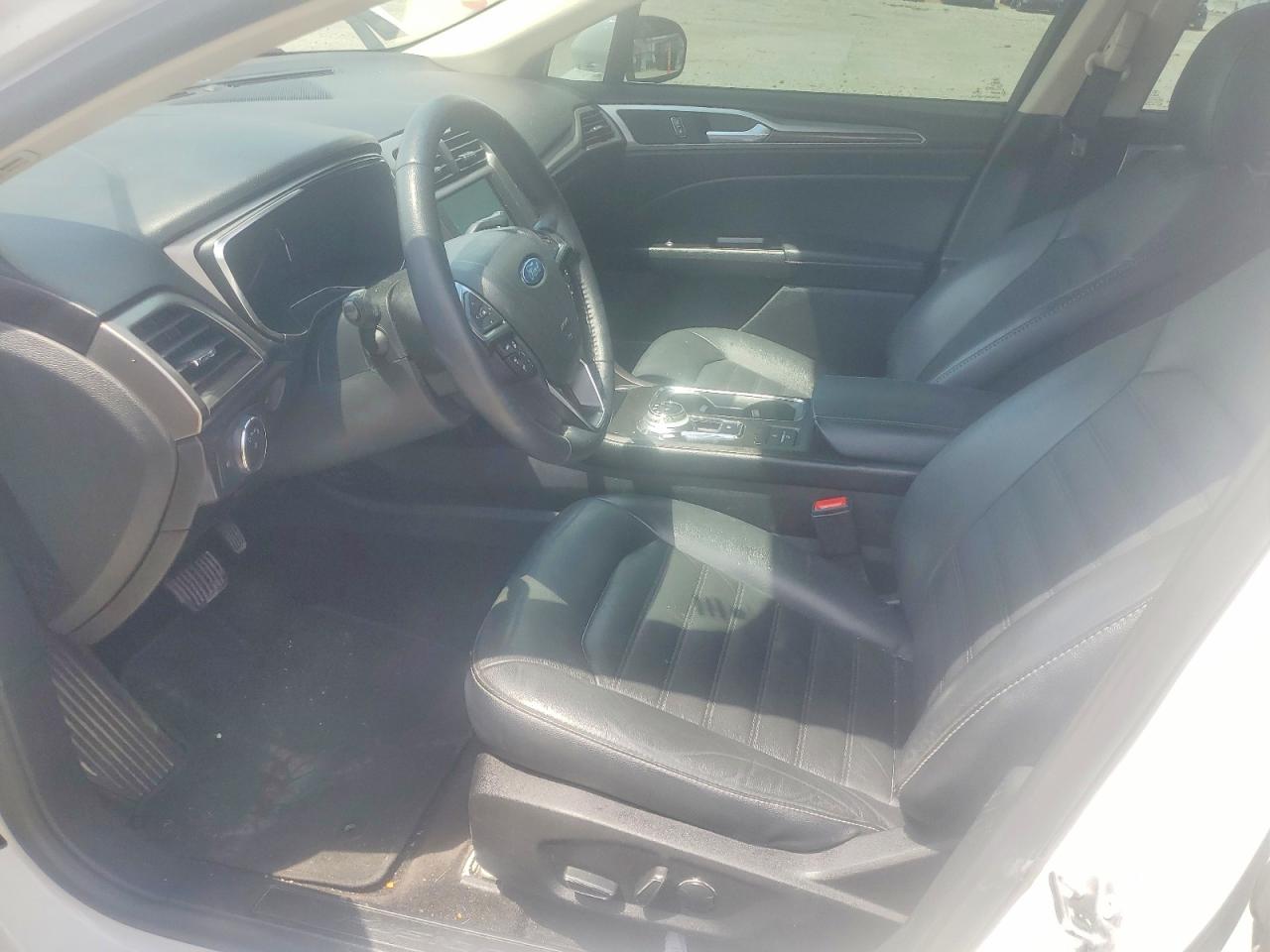 2017 FORD FUSION SE HYBRID photo 13