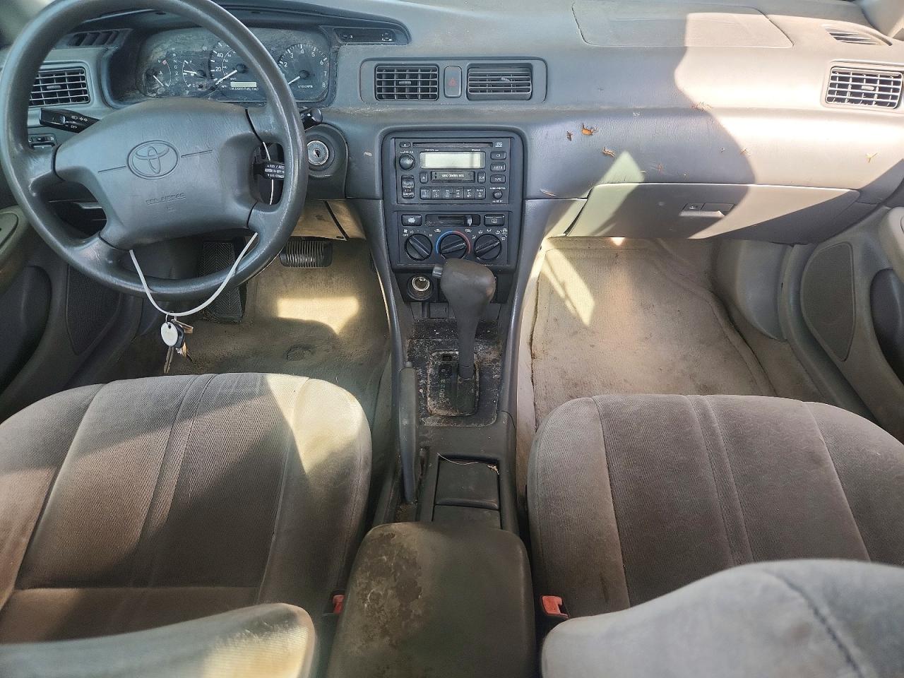 1999 TOYOTA CAMRY LE photo 15