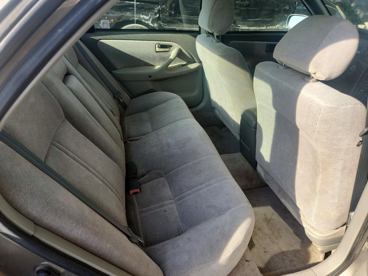 1999 TOYOTA CAMRY LE photo 19