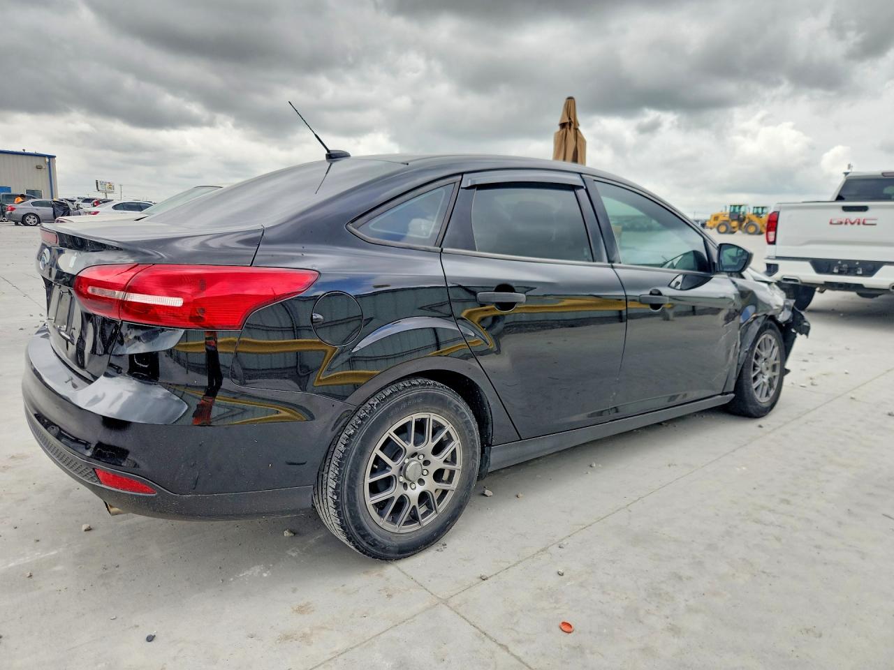 2018 FORD FOCUS S photo 5