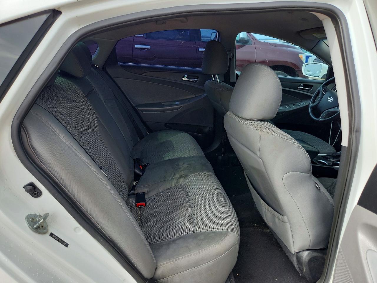 2014 HYUNDAI SONATA GLS photo 19