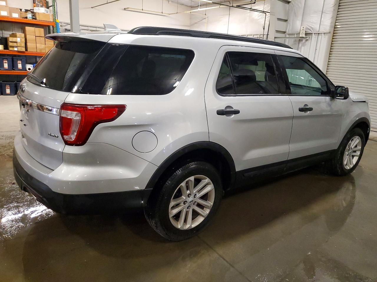 2017 FORD EXPLORER photo 5