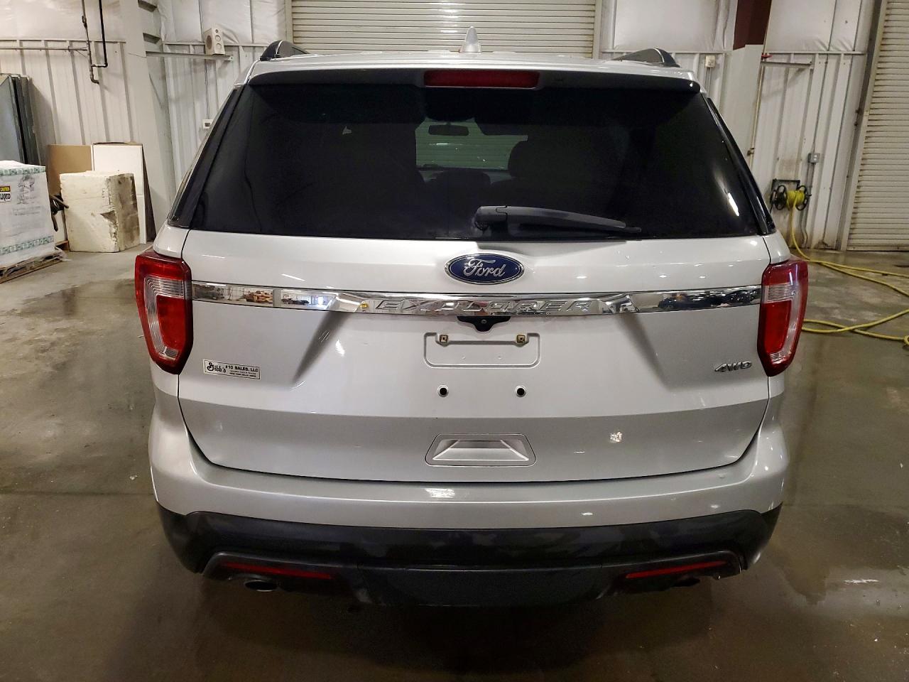 2017 FORD EXPLORER photo 11