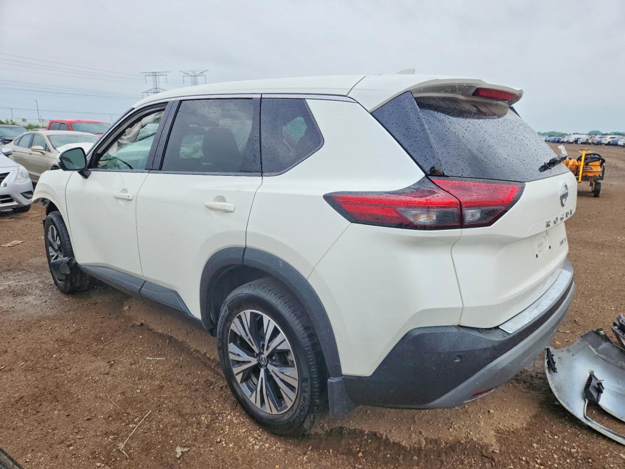 2021 NISSAN ROGUE SV photo 3