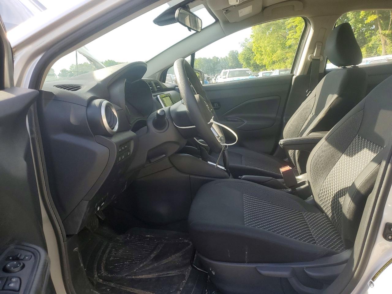 2020 NISSAN VERSA S photo 19