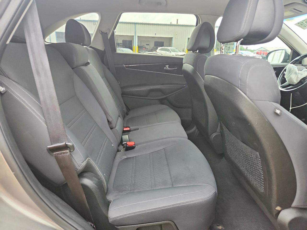 2016 KIA SORENTO LX photo 21