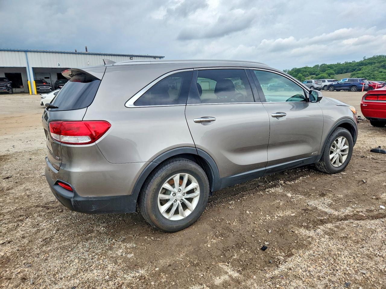 2016 KIA SORENTO LX photo 5