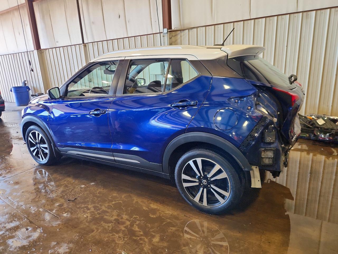 2019 NISSAN KICKS SR photo 3