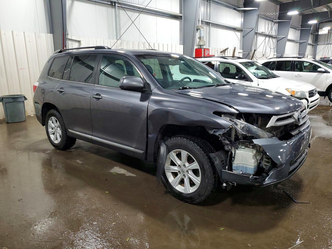 2013 TOYOTA HIGHLANDER SE photo 10
