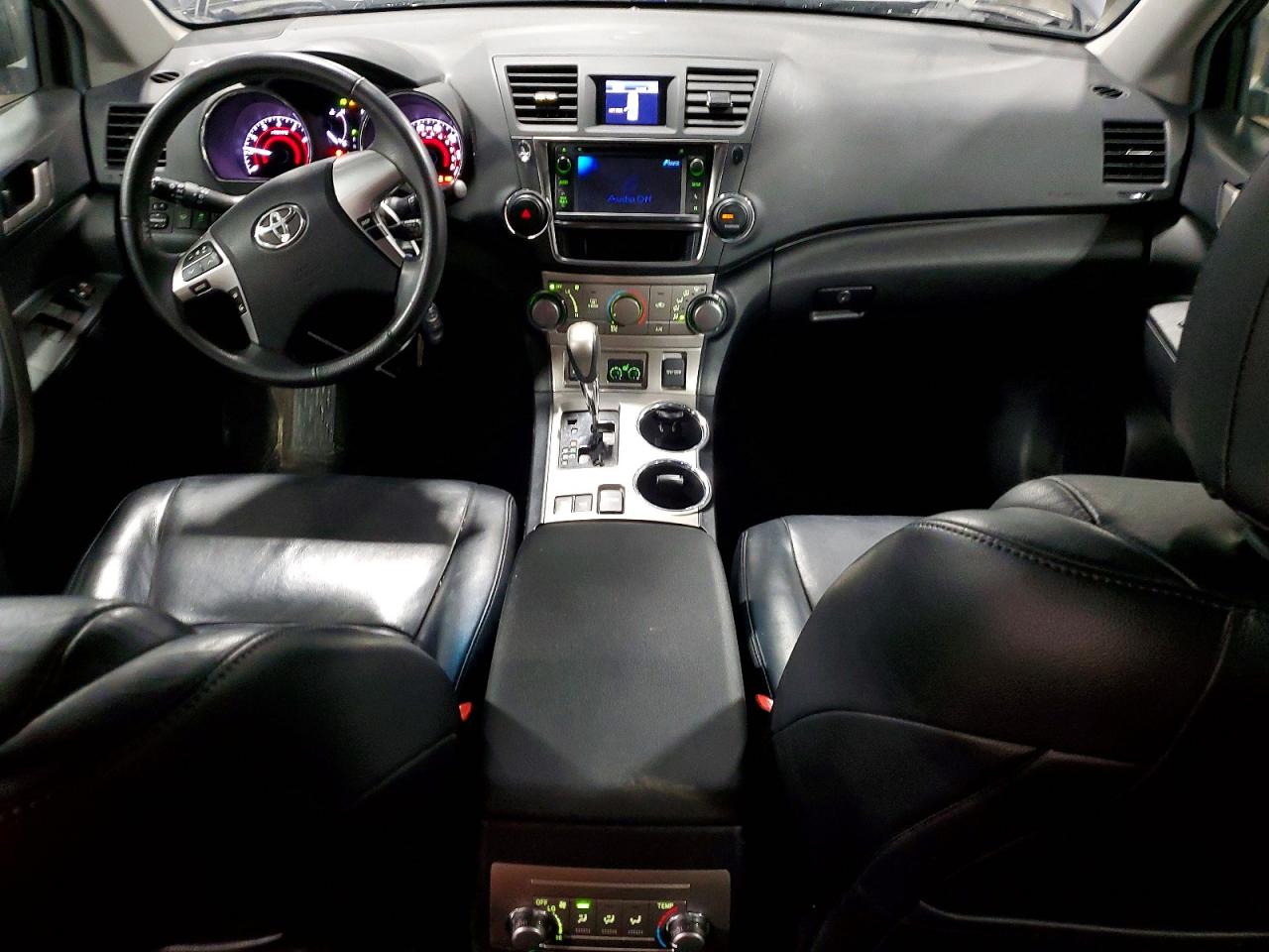 2013 TOYOTA HIGHLANDER SE photo 21
