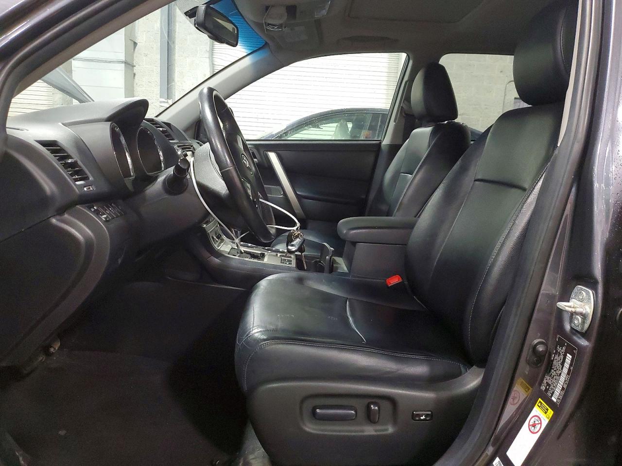 2013 TOYOTA HIGHLANDER SE photo 19