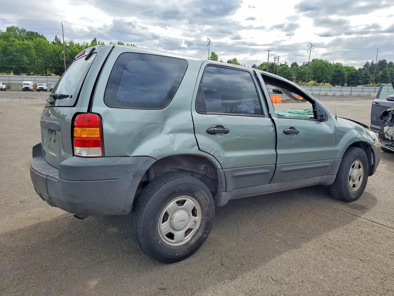 2005 FORD ESCAPE XLS photo 3