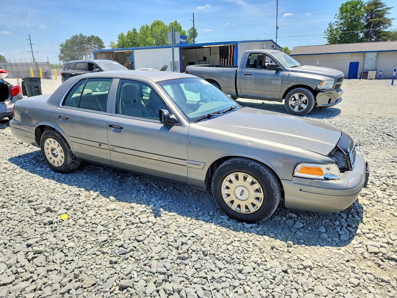 2004 FORD CROWN VICTORIA photo 4