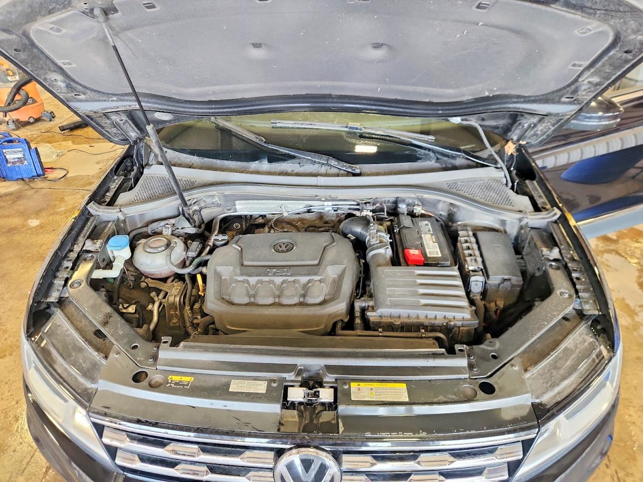 2021 VOLKSWAGEN TIGUAN SE photo 34