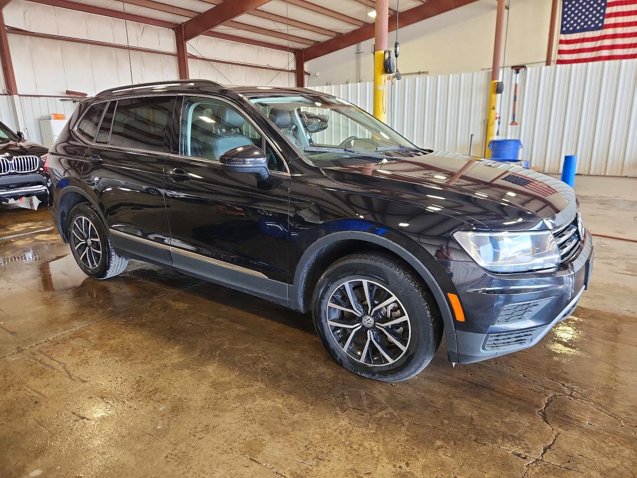 2021 VOLKSWAGEN TIGUAN SE photo 10