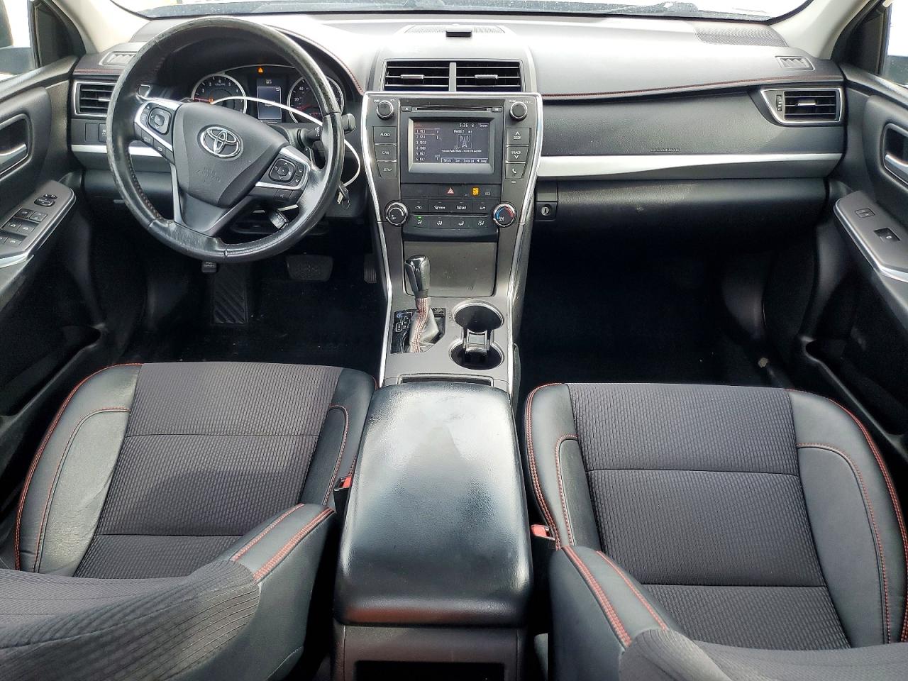 2017 TOYOTA CAMRY SE photo 22