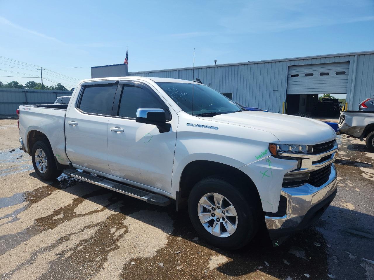 2020 CHEVROLET SILVERADO K1500 LT photo 10
