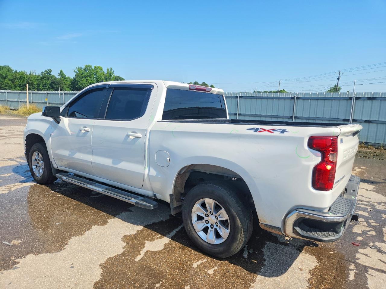 2020 CHEVROLET SILVERADO K1500 LT photo 4