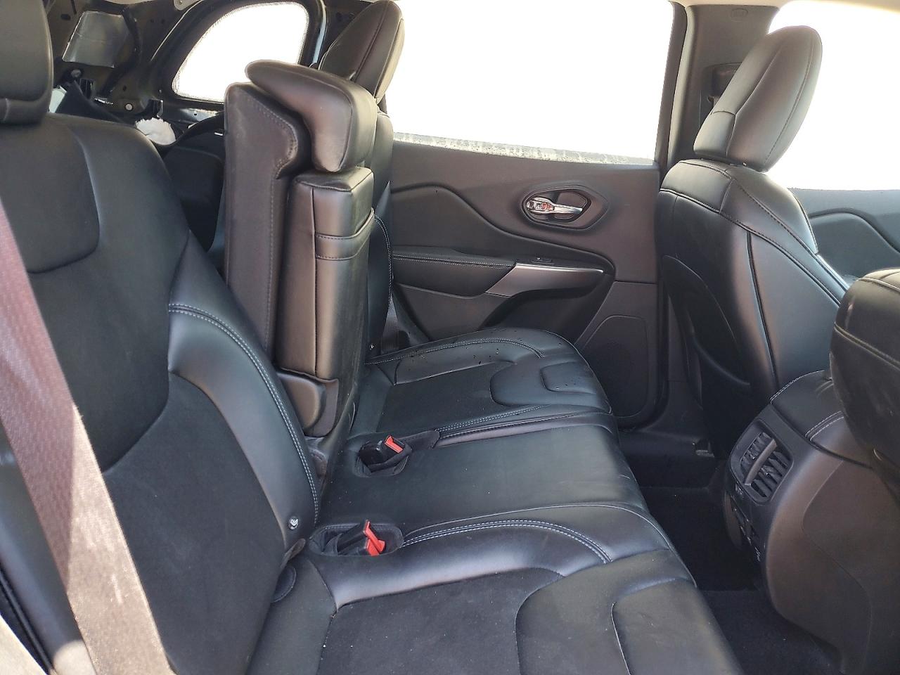 2019 JEEP CHEROKEE LATITUDE PLUS photo 31