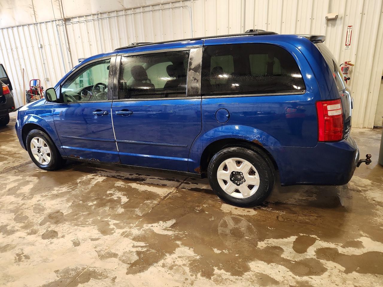 2010 DODGE GRAND CARAVAN SE photo 3