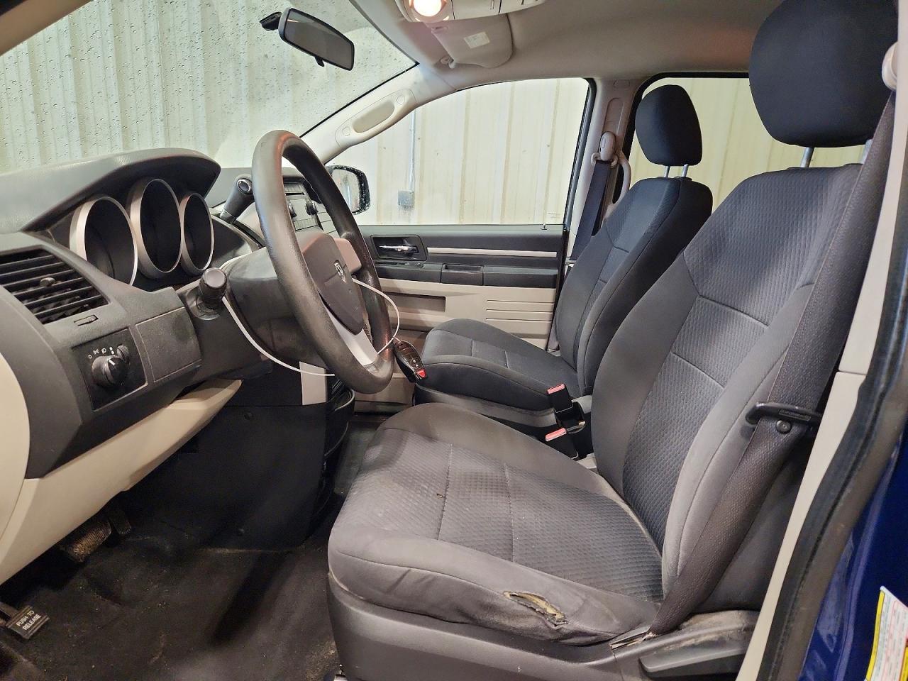 2010 DODGE GRAND CARAVAN SE photo 13