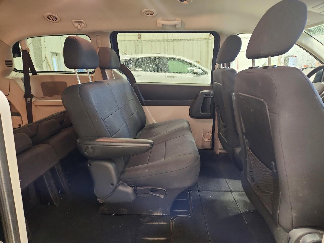 2010 DODGE GRAND CARAVAN SE photo 21