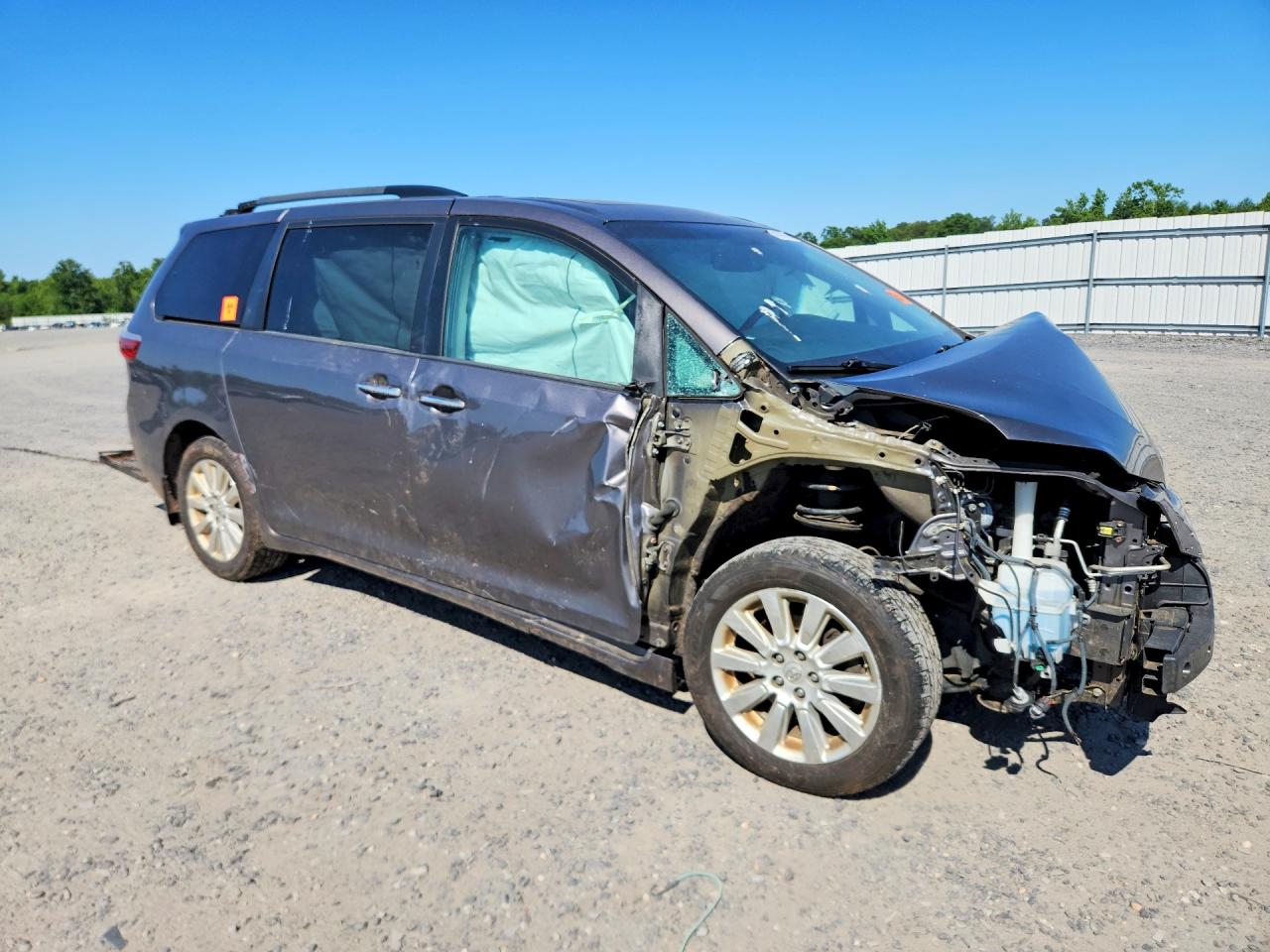 2016 TOYOTA SIENNA XLE PREMIUM 7-PASSENGER photo 7