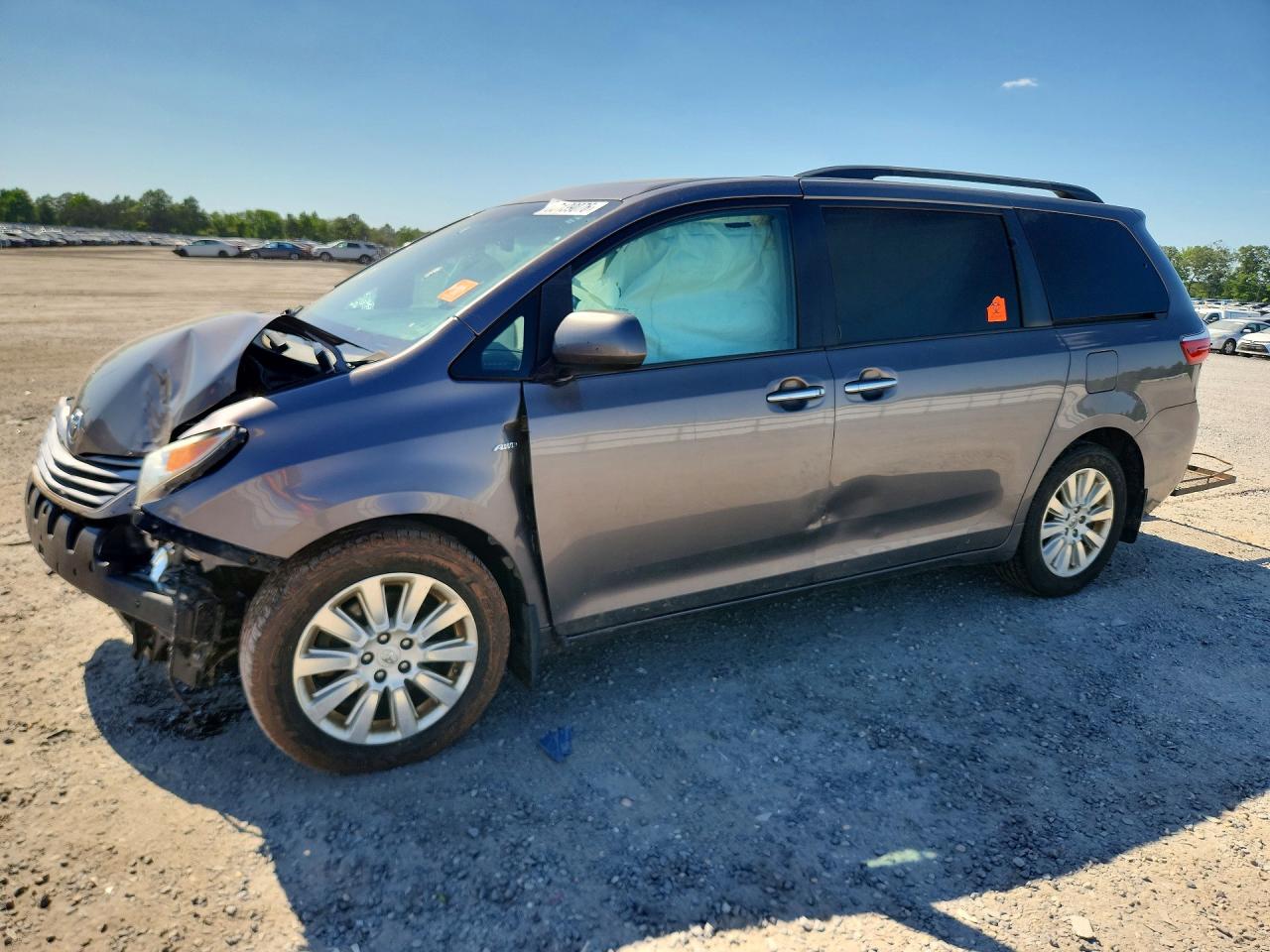 2016 TOYOTA SIENNA