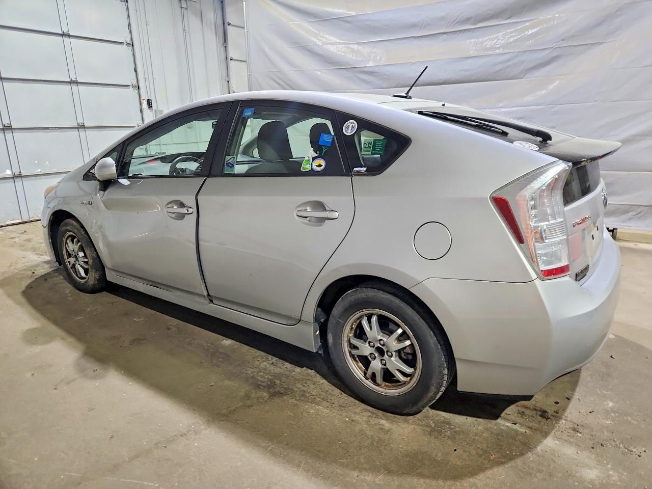 2011 TOYOTA PRIUS TWO photo 3