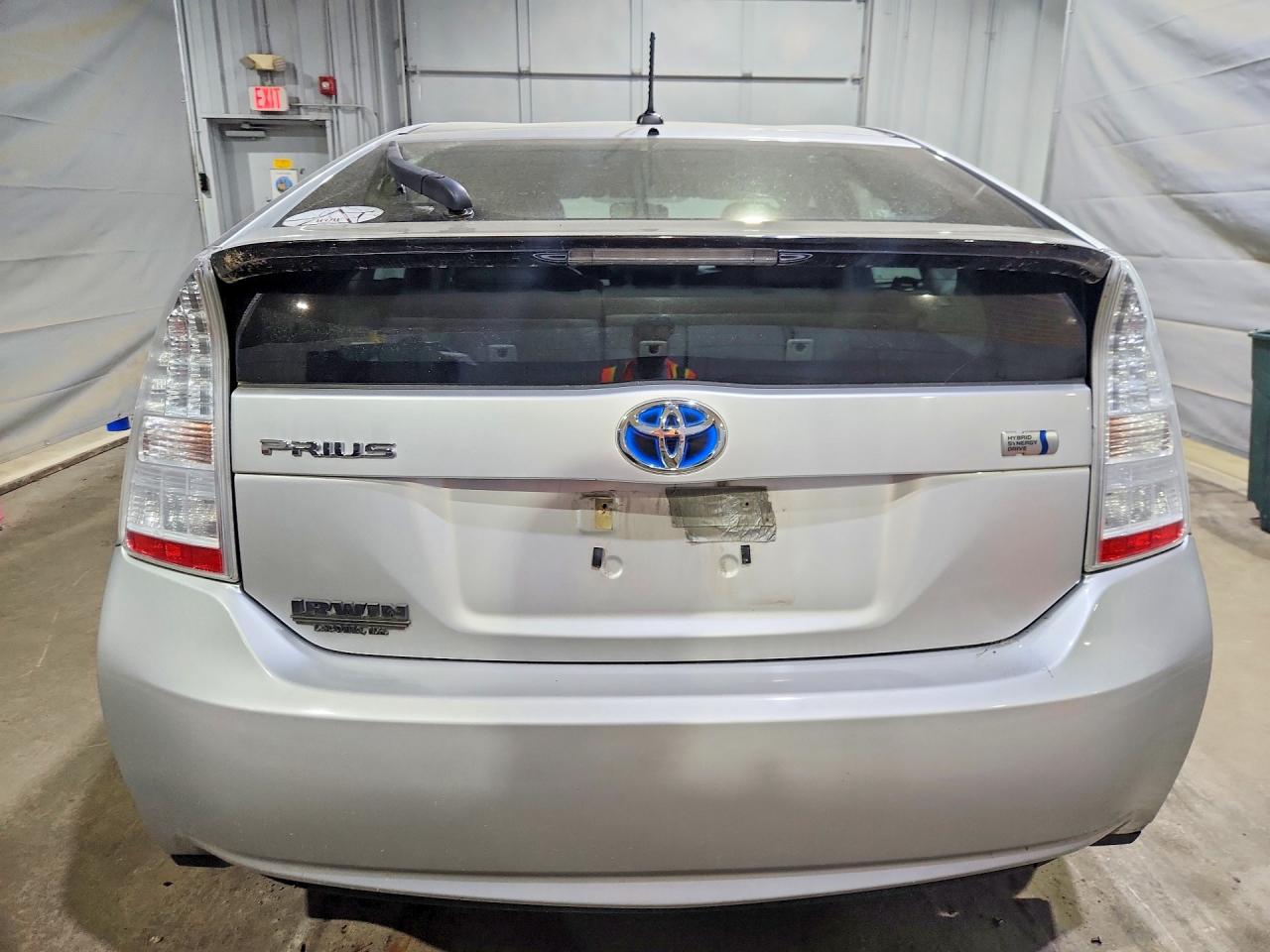 2011 TOYOTA PRIUS TWO photo 11