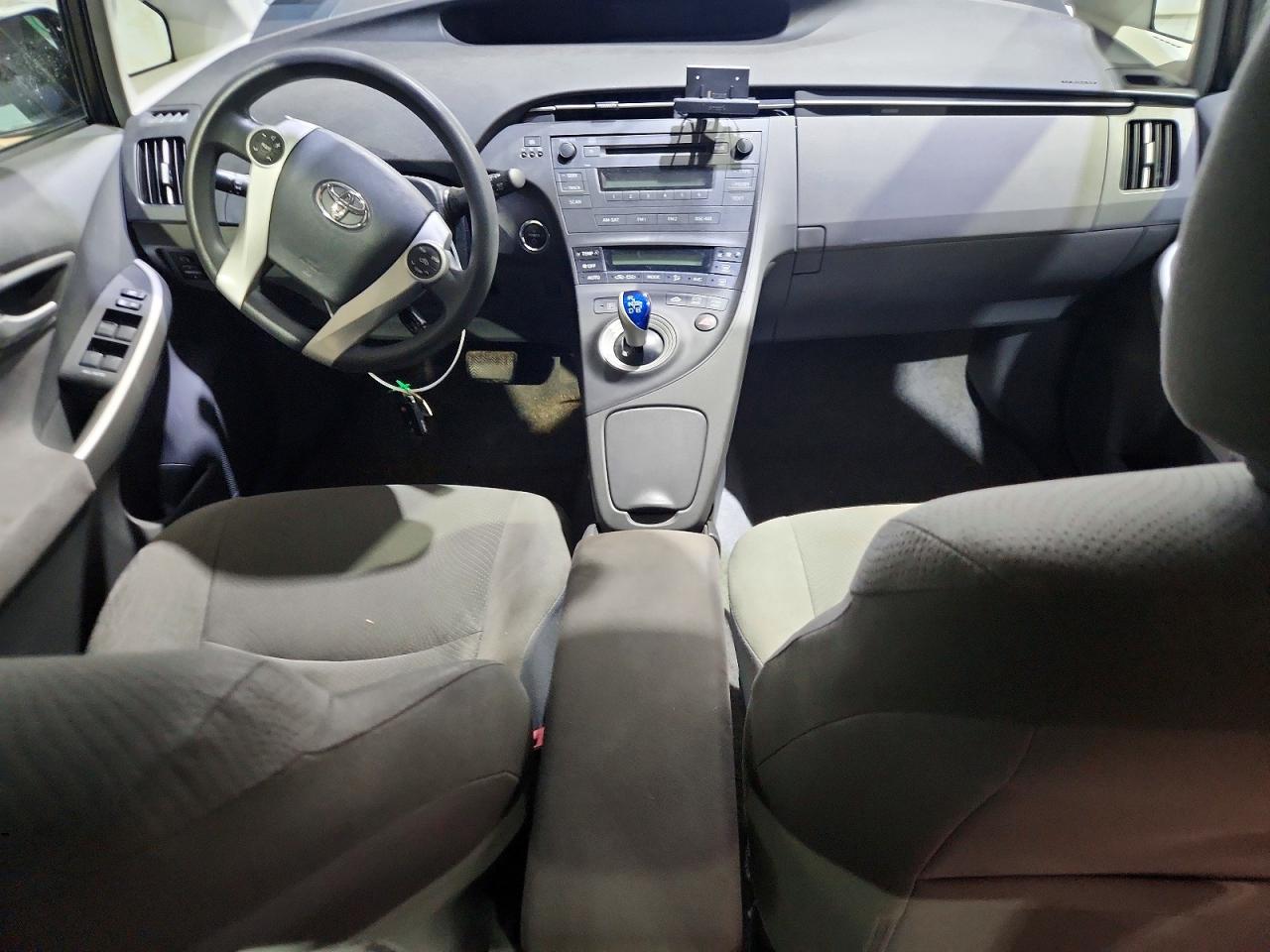 2011 TOYOTA PRIUS TWO photo 15
