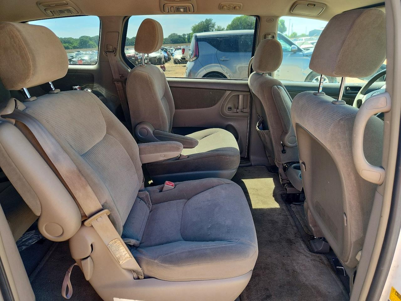 2004 TOYOTA SIENNA LE 7 PASSENGER photo 21