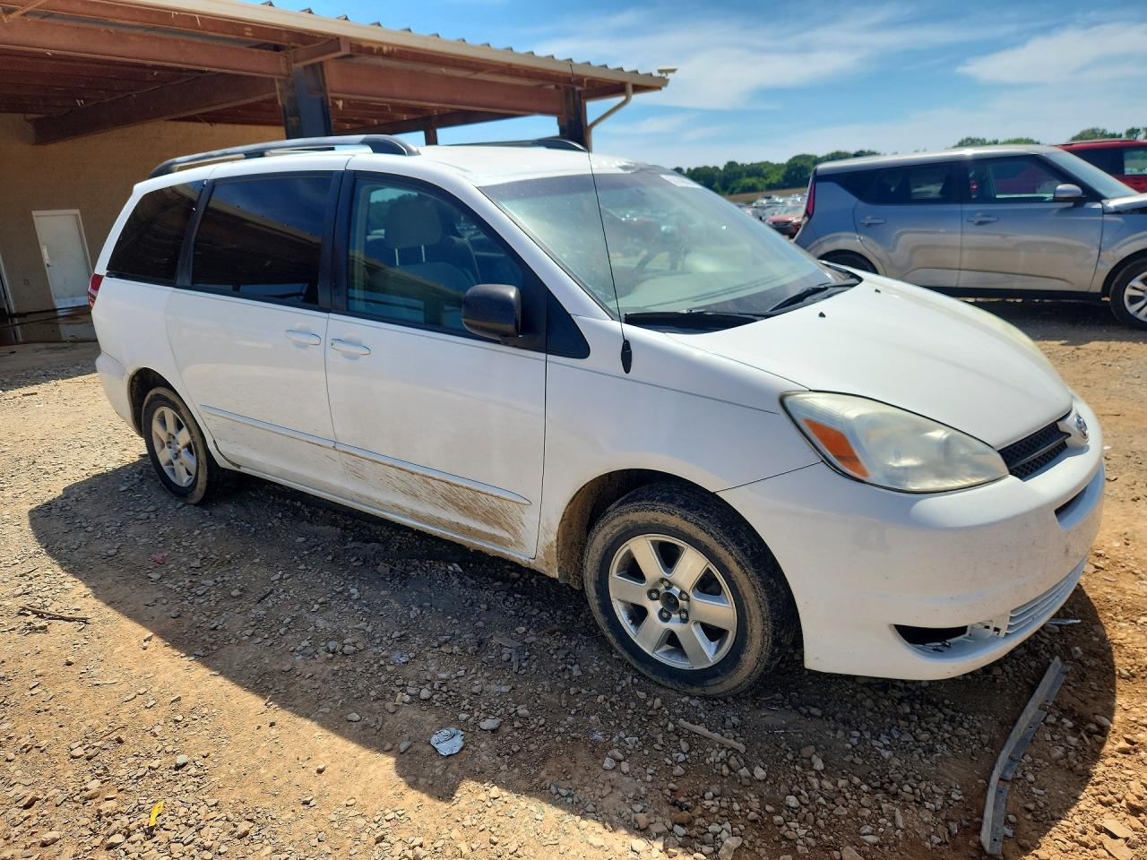 2004 TOYOTA SIENNA LE 7 PASSENGER photo 7