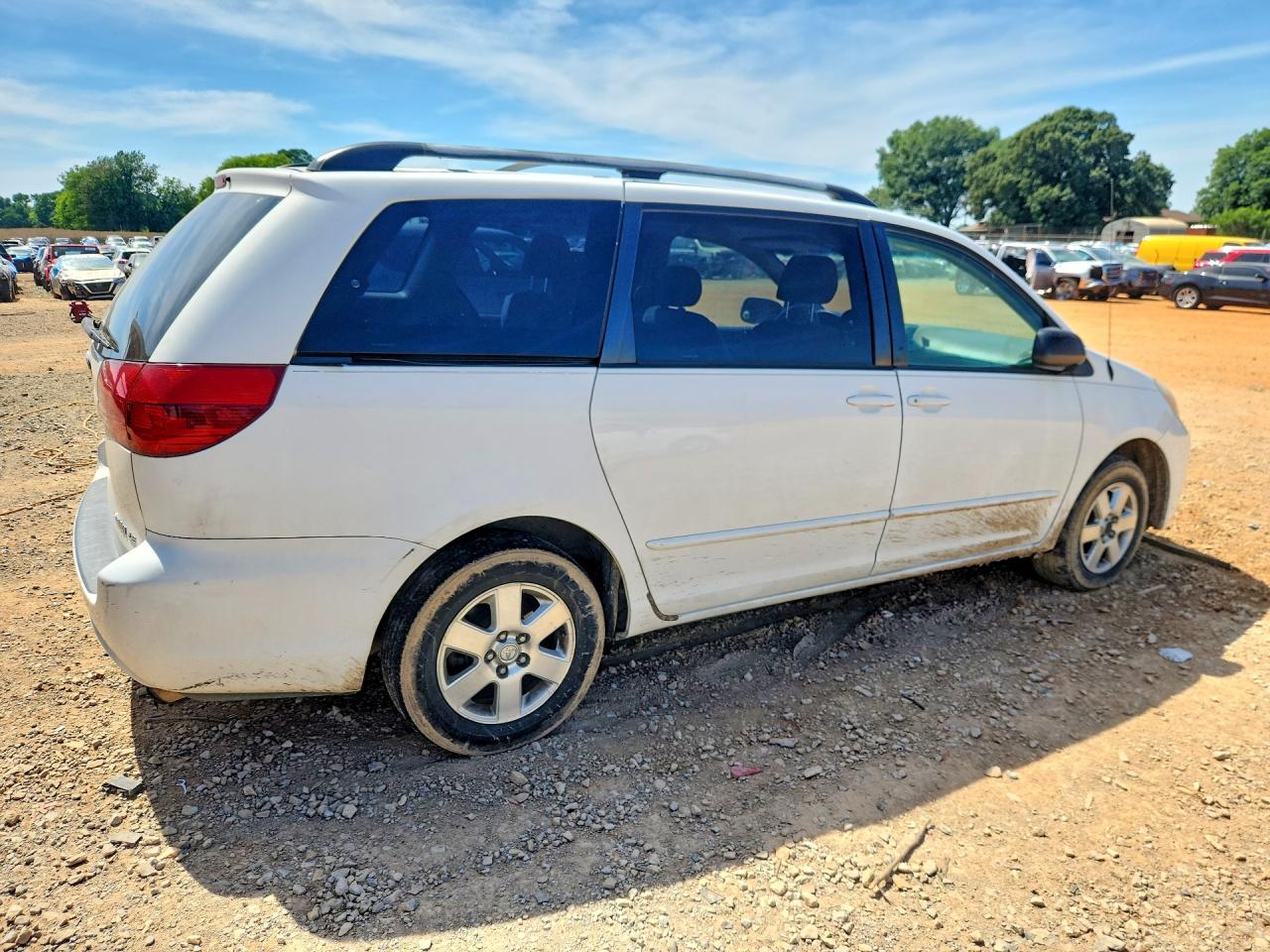 2004 TOYOTA SIENNA LE 7 PASSENGER photo 5