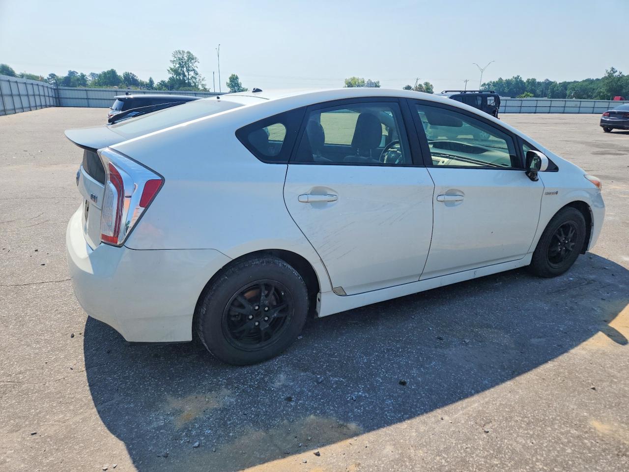 2015 TOYOTA PRIUS TWO photo 5