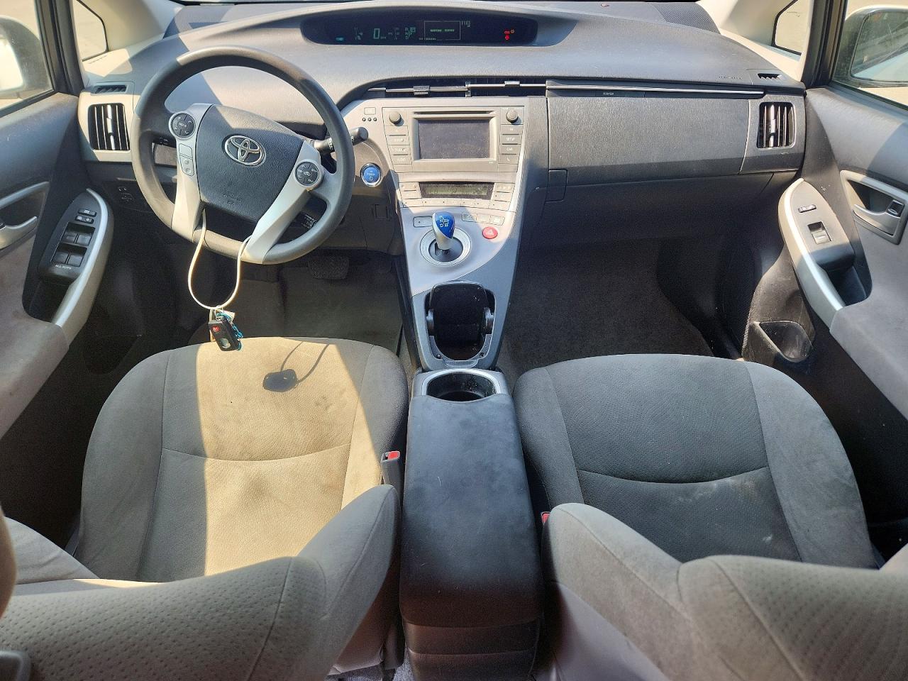 2015 TOYOTA PRIUS TWO photo 15