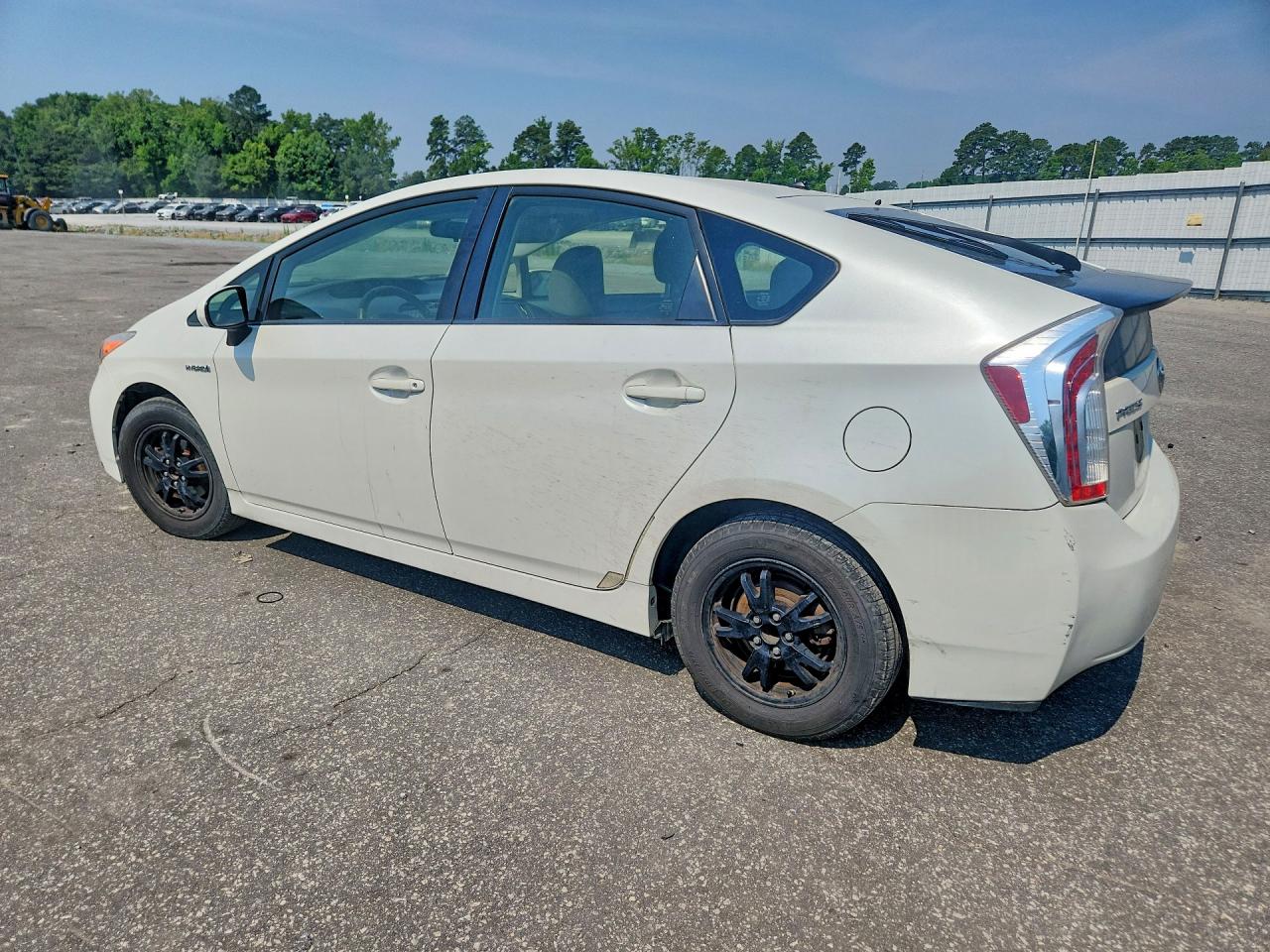2015 TOYOTA PRIUS TWO photo 3