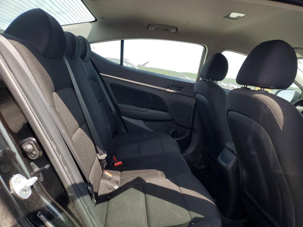 2019 HYUNDAI ELANTRA SEL photo 28