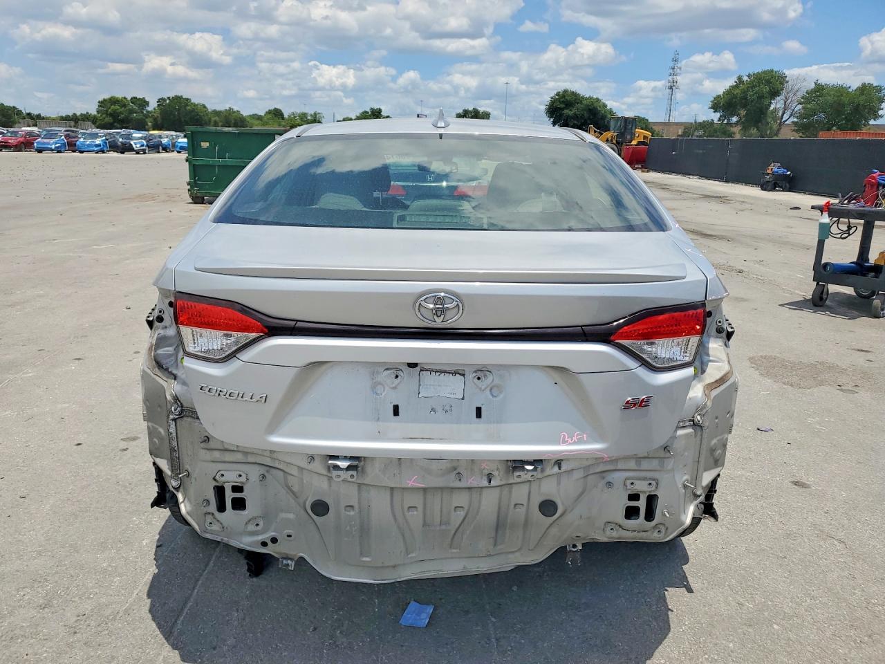 2020 TOYOTA COROLLA SE photo 16