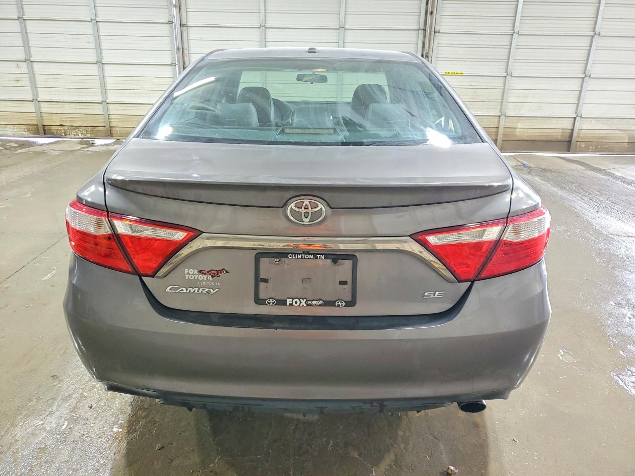2017 TOYOTA CAMRY SE photo 16